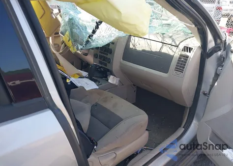 2008 Ford Escape Xlt из США, поврежденный, VIN 1FMCU03Z68KE75370